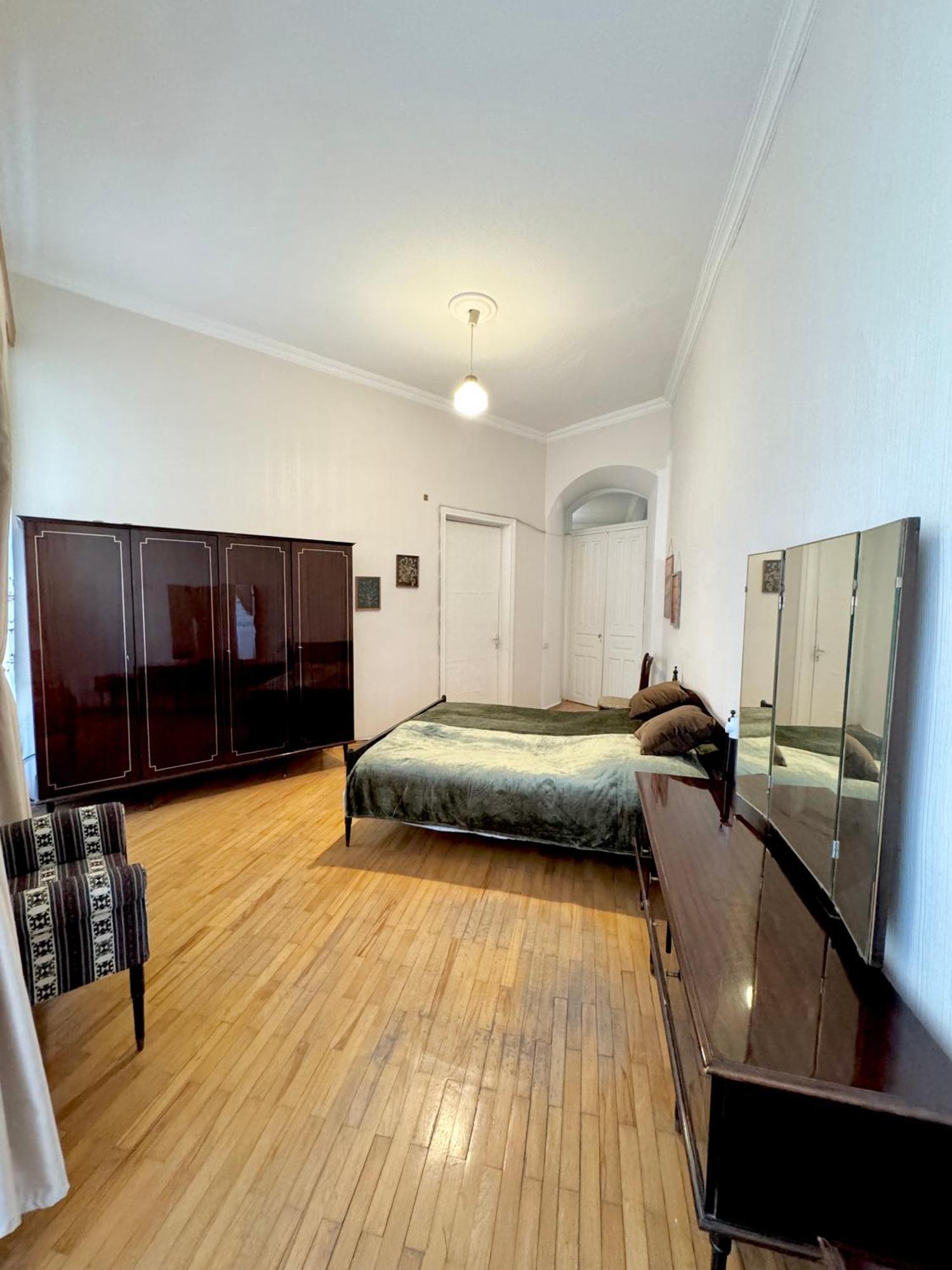 Authentic Old Tbilisi Apartment Luaran gambar