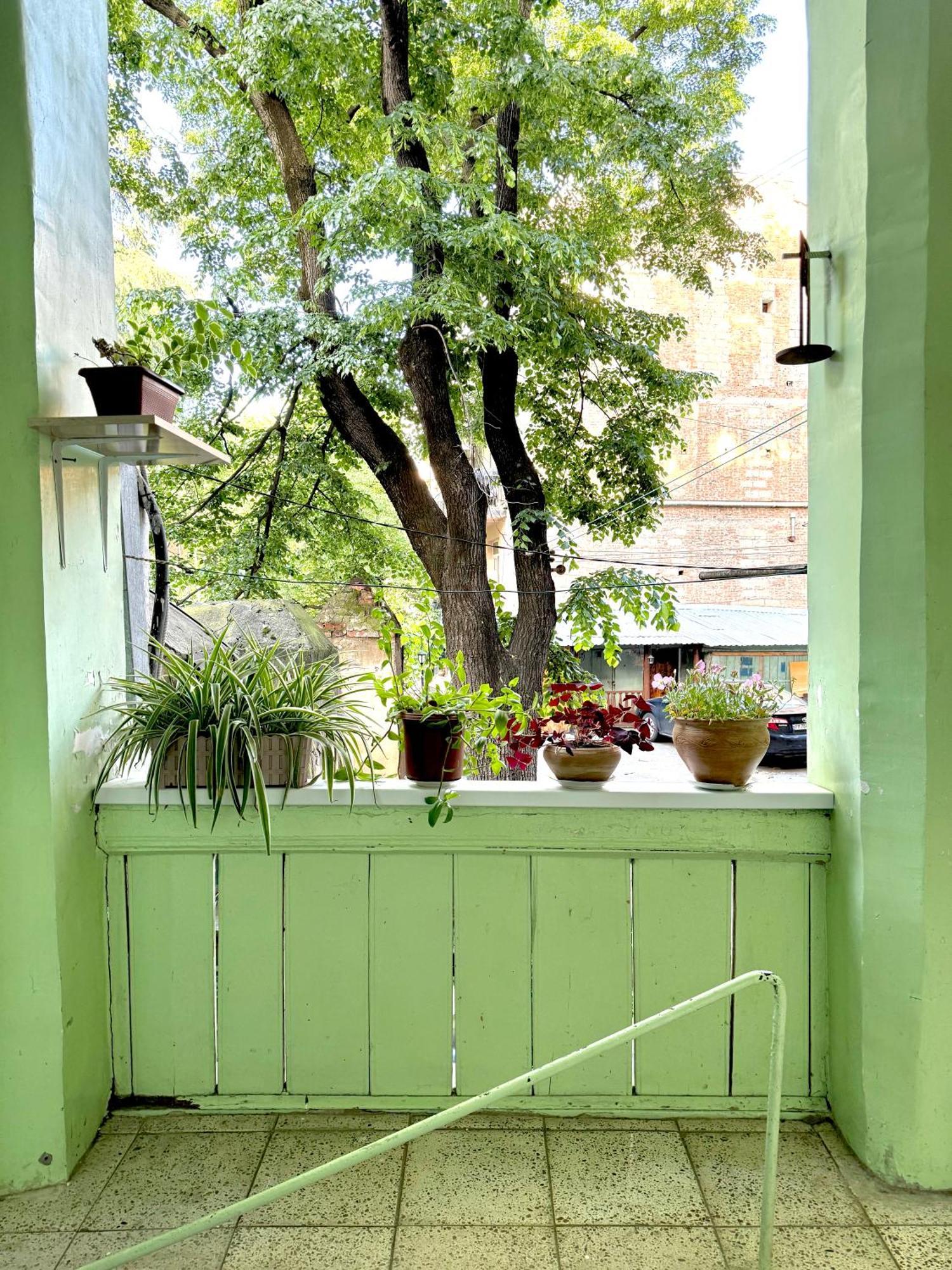 Authentic Old Tbilisi Apartment Luaran gambar